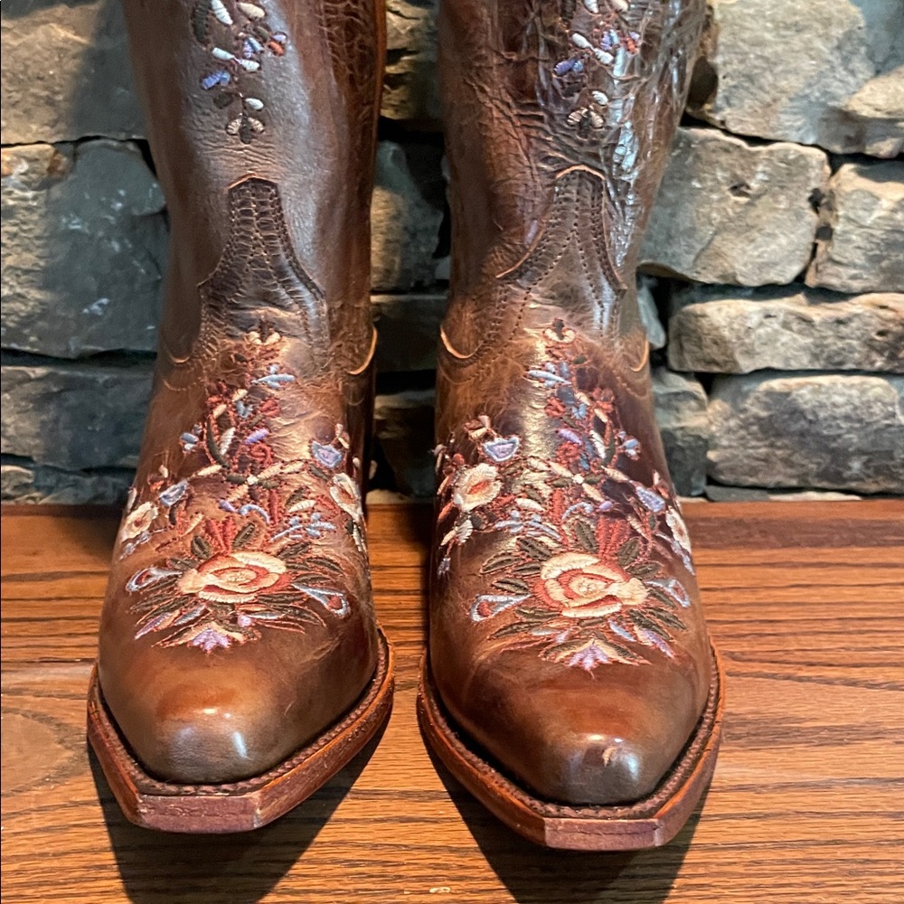 Shyanne Women’s Maisie Floral Embroidered Western Leather Boots - Picture 3 of 6